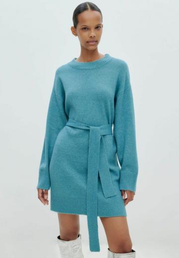 Вязаное платье