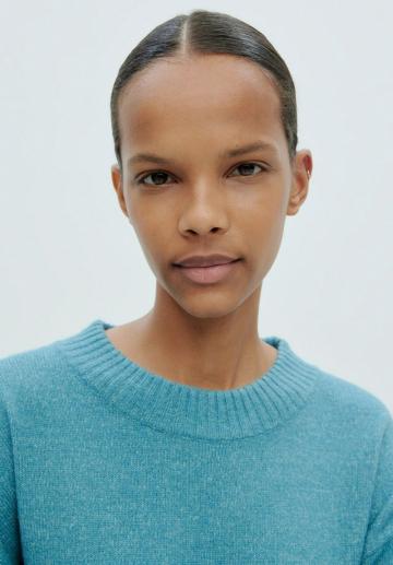 Вязаное платье