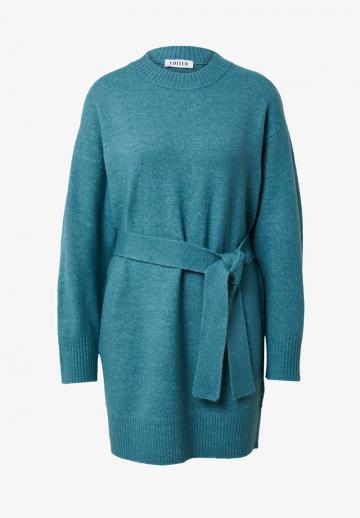 Вязаное платье