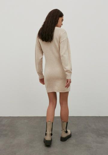 Вязаное платье