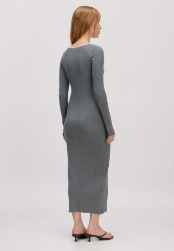 Вязаное платье