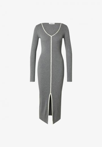 Вязаное платье