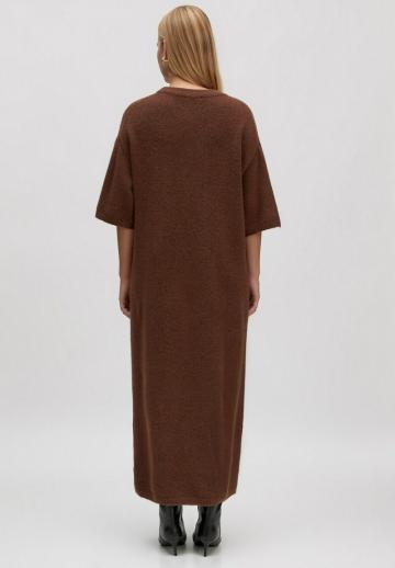 Вязаное платье