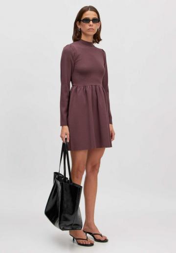 Вязаное платье