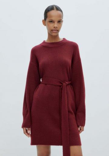 Вязаное платье