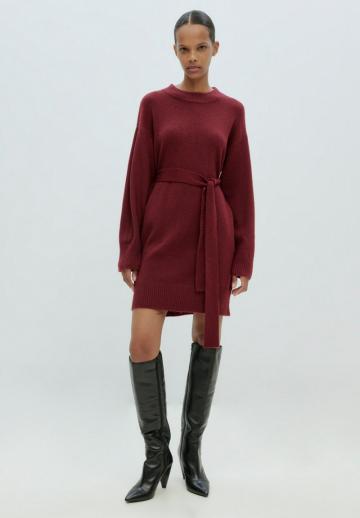 Вязаное платье