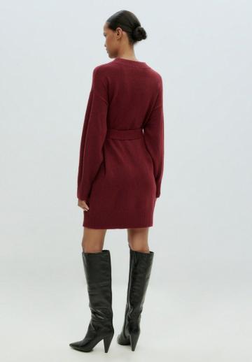 Вязаное платье