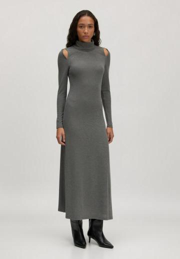 Вязаное платье