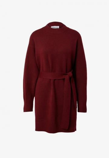 Вязаное платье