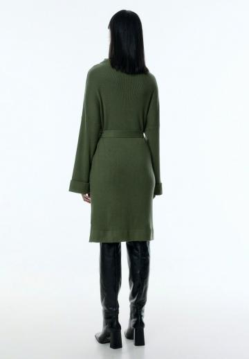 Вязаное платье