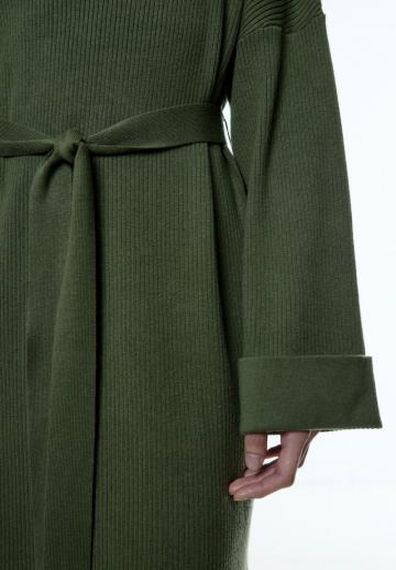 Вязаное платье