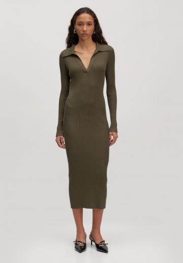 Вязаное платье
