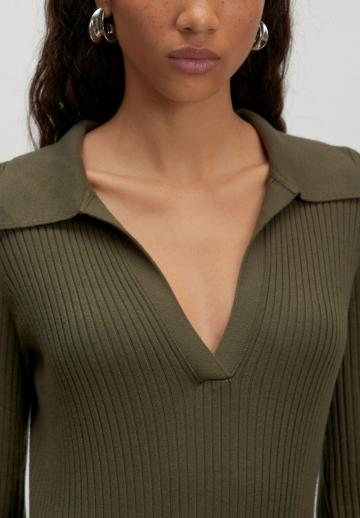 Вязаное платье