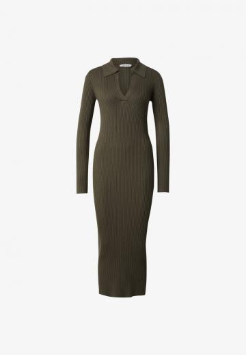 Вязаное платье