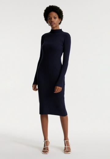 Платье футляр