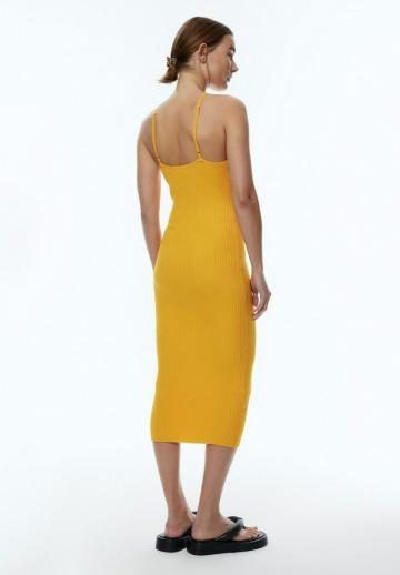 Платье футляр