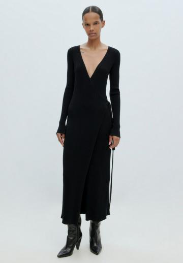 Вязаное платье