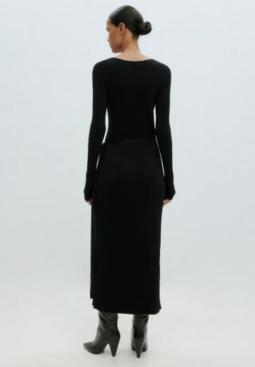 Вязаное платье