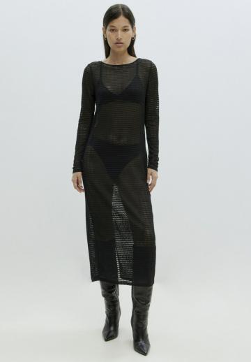 Вязаное платье