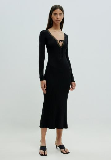 Вязаное платье