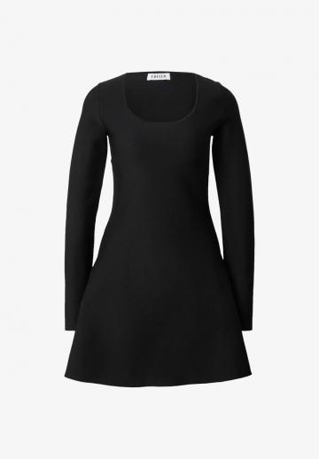 Вязаное платье