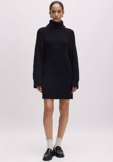 Вязаное платье