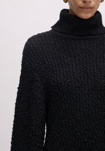 Вязаное платье