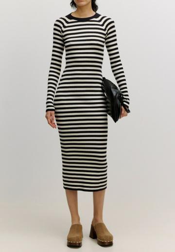 Вязаное платье