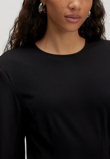 Вязаное платье