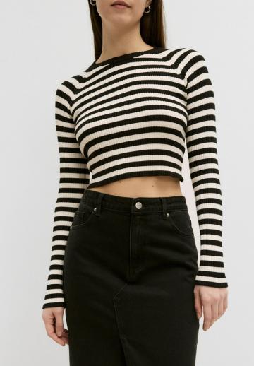 Пуловер в полоску