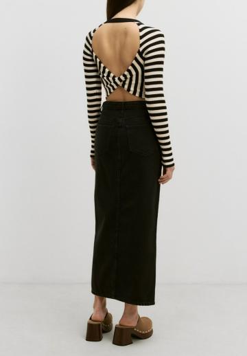 Пуловер в полоску