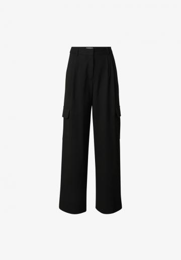 Брюки с накладными карманами