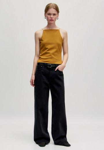 Топ на бретельках