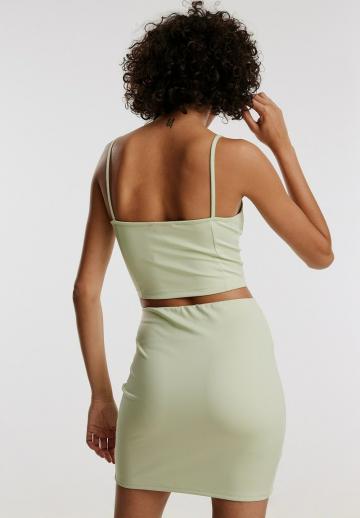 Топ на бретельках