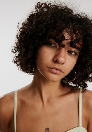 Топ на бретельках