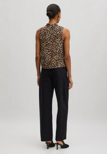 Блузка без рукавов