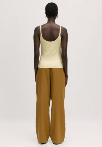 Топ на бретельках