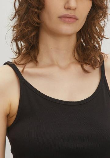 Топ на бретельках