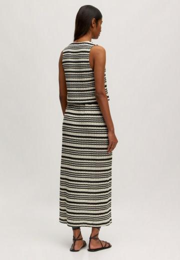 Блузка без рукавов