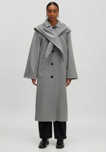 Шерстяное пальто