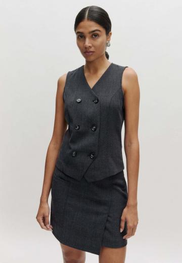 Джинсовая жилетка