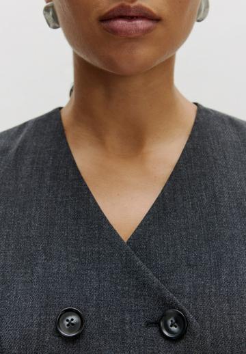 Джинсовая жилетка