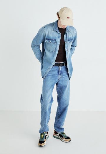 Прямые джинсы