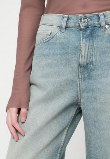 Свободные джинсы