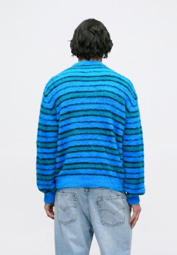 Пуловер в полоску