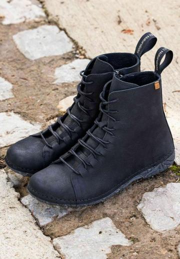 Ботинки на шнуровке