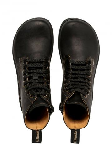 Ботинки на шнуровке