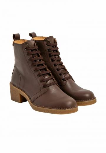 Ботинки на шнуровке