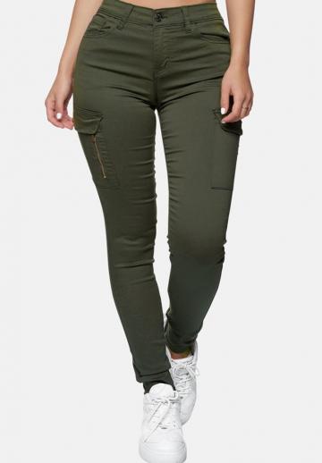 Брюки с накладными карманами