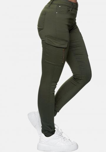 Брюки с накладными карманами